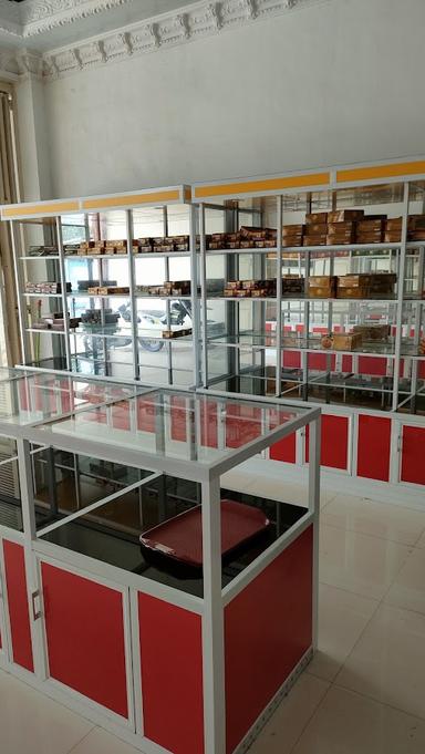 FUTRY BAKERY & CAKE JUANDA