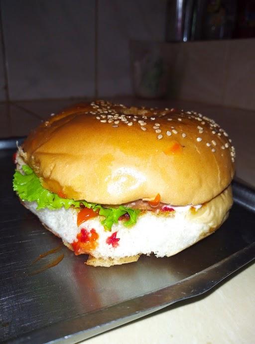 BURGER MBAK YULI