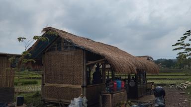 WARUNG ES KELAPA MUDA SAWAH SAMPIRAN