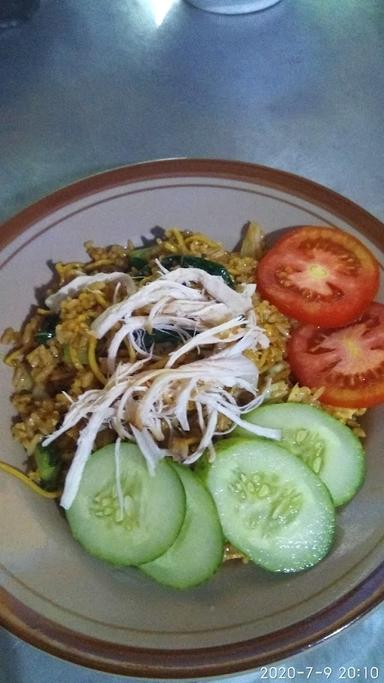 BAKMIE JAWA & NASI GORENG MAS PANJUL SOLO