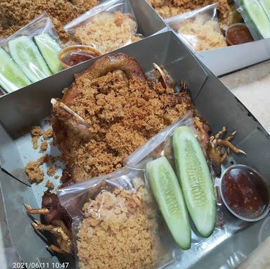 AYAM KALASAN DAN SATE KAMBING