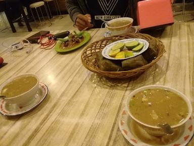 WARUNG MBAK DAENG SULTAN ALAUDDIN