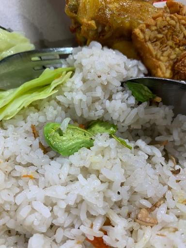 WARUNG NASI UDUK SURABAYA