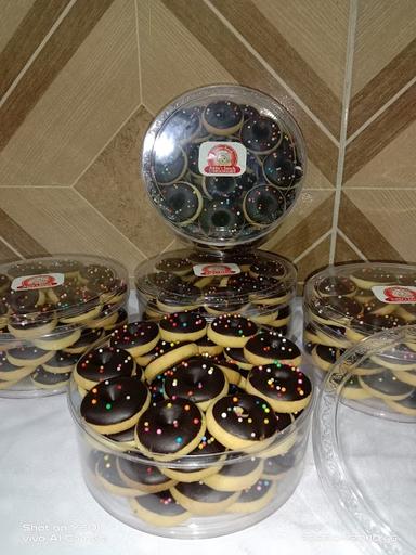 DONAT ANITA