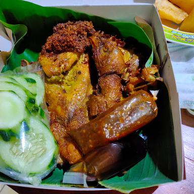 AYAM GORENG TENONG ,HJ.ENDANG/EEN