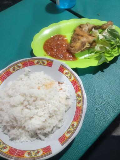 NASI UDUK DAN PECEL LELE CAK ALI