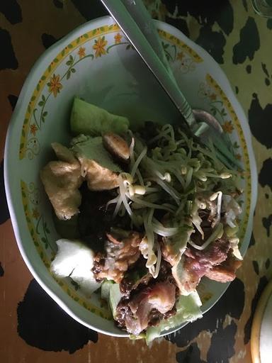 RUJAK CINGUR GADO GADO BU CHANAH