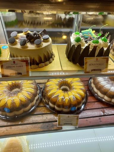 HOLLAND BAKERY GAJAH MADA