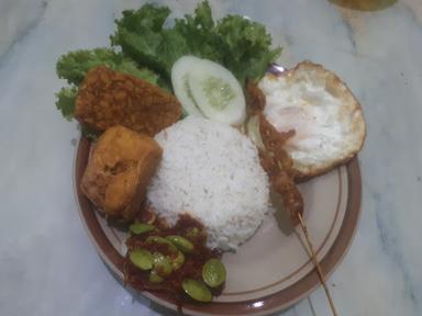 AYAM GORENG BU RAHMA