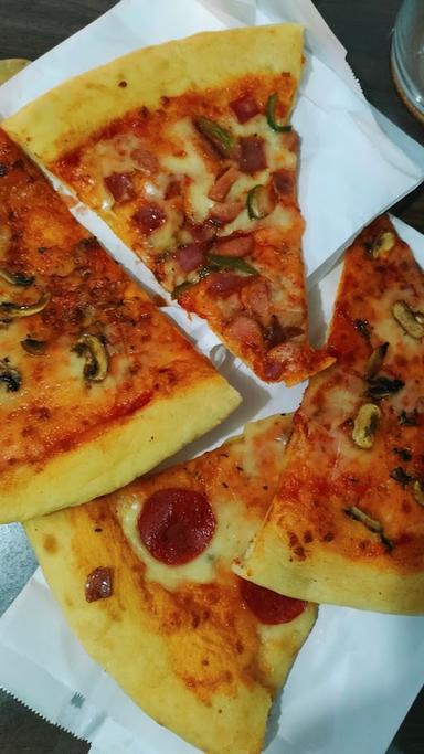 PIZZA CARTEL MANGGA BESAR