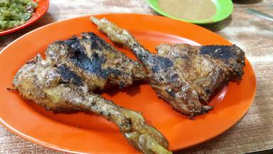 RM AYAM GORENG SADIRUN SAMBEL IJO MANGGA BESAR