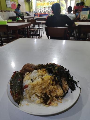 RUMAH MAKAN SINAR SURYA