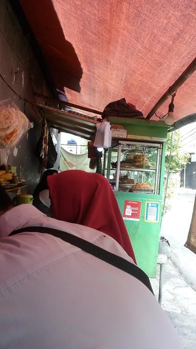 WARUNG NASI KUNINGAN