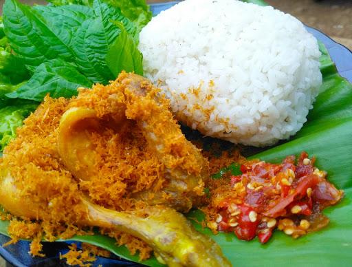 AYAM GORENG SERUNDENG TEH UCU