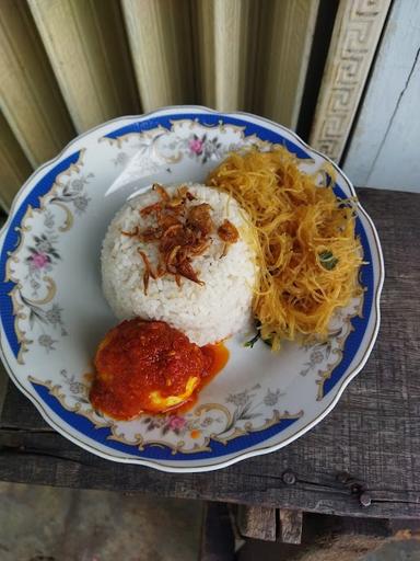 WARUNG DAN NASI UDUK KHAS BETAWI BU MALA (TN. ABANG)