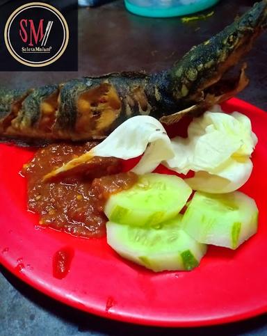 WARUNG MAKAN SELERA MALAM