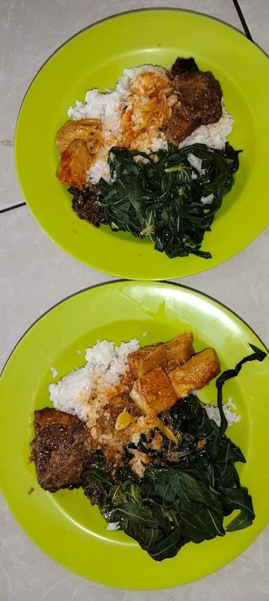 RUMAH MAKAN PADANG BU ENTIN