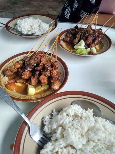 SATE BEBEK PAK MUHTAR