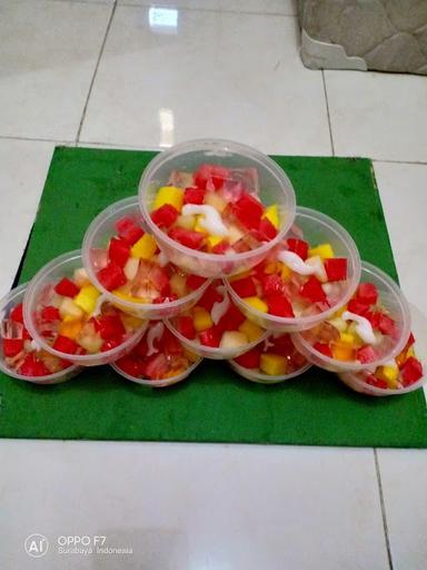 SALAD BUAH MAMA KEVIEN