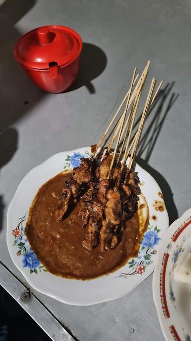 SATE AYAM MADURA PAK MAT