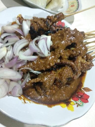 SATE AYAM MADURA PAK MAT