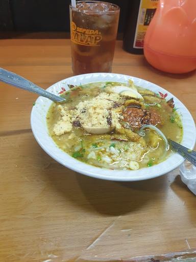 SOTO AYAM & ES CAMPUR PAK MAT