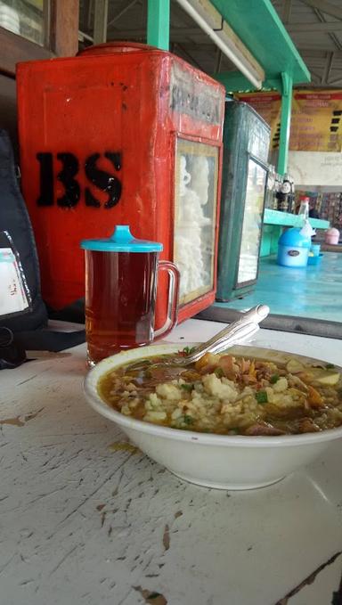 SOTO AYAM & ES CAMPUR PAK MAT