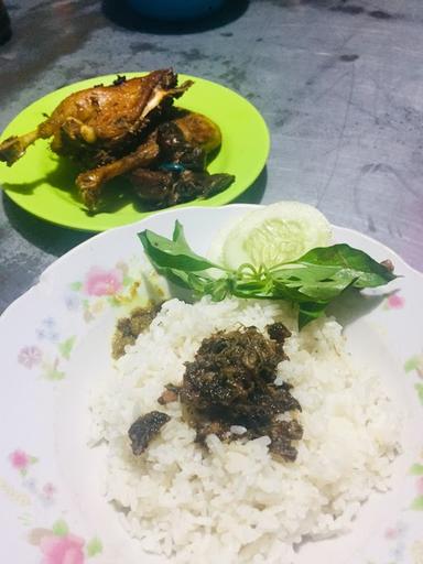 WARUNG NASI BEBEK CAK HASYIM