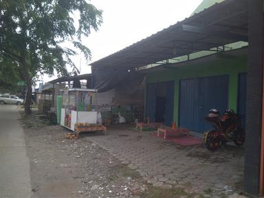 WARUNG ES KELAPA SELASIH