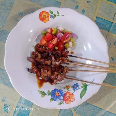 WARUNG SATE KAMBING KHAS BETAWI BPK.H.RONI