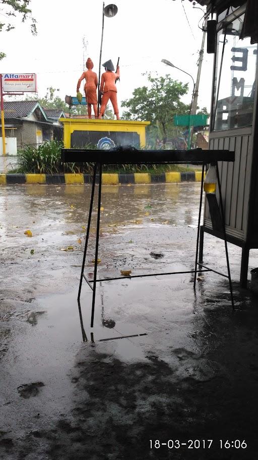 WARUNG SATE PAK MUIS