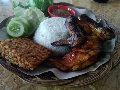 AYAM BAKAR IBU DJEN