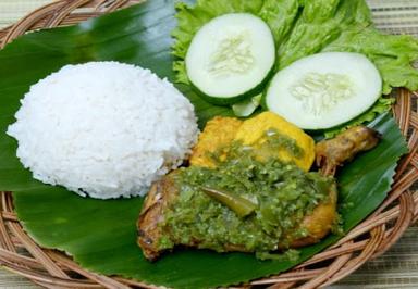 AYAM PENYET SAMBAL IJO DURI PULO