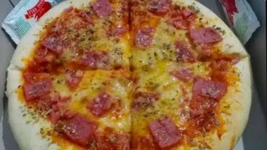 CHEESY 7 PUFF PIZZAS