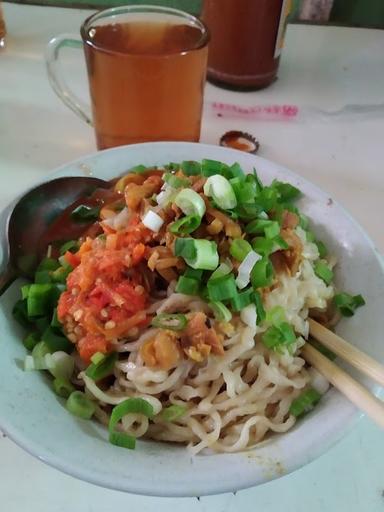 MIE AYAM HANDOYO LEGEND