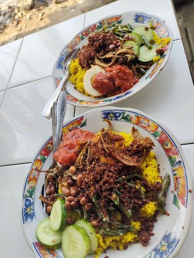 NASI KUNING SUKA SUKA