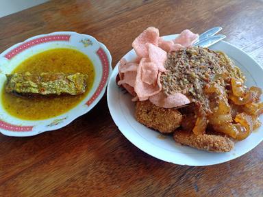 NASI UDUK KO EWAT