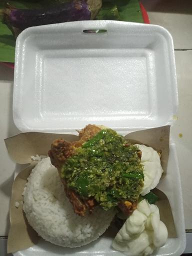 AYAM PENYET CABE IJO