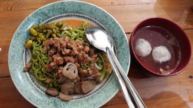 BAKMI HIJAU