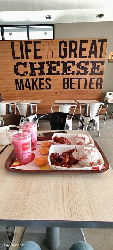 RICHEESE FACTORY MANGUNJAYA