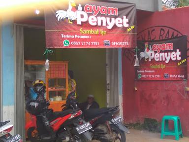 WARUNG LESEHAN AYAM PENYET SAMBAL IJO AA IAN