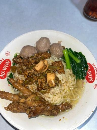 MIE AYAM LEGENDARIS