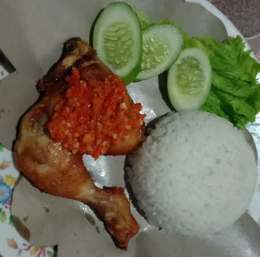 AYAM PENYET DJUHRIAH