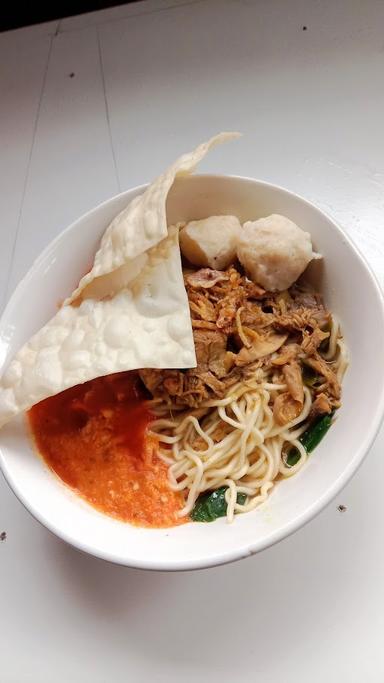 BAKMI BAKSO AYAM GENDOET