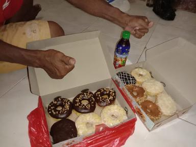 R.T.R DONUTS