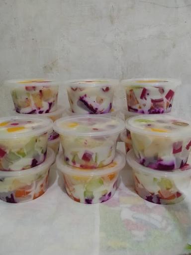 SALAD BUAH NARA