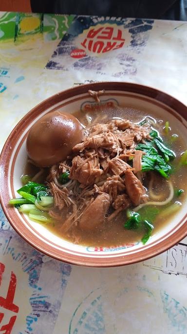 MIE AYAM BAKSO PUTRA ABIMANYU SOLO TAMPAKSIRING