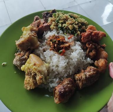 WARUNG MAKAN LAWAR BALI ME DARTI