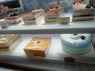 MAKO CAKE & BAKERY - BLORA