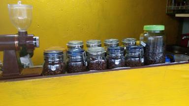 WARUNG KOPI RAKYAT LESTARI (KOPRAL)